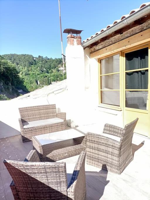 Grand Gîte terrasses Largentière Extérieur photo