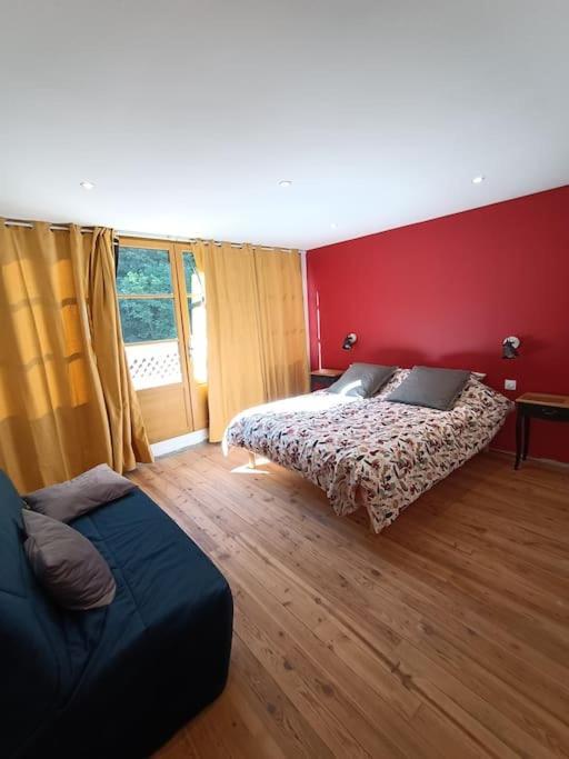 Grand Gîte terrasses Largentière Extérieur photo