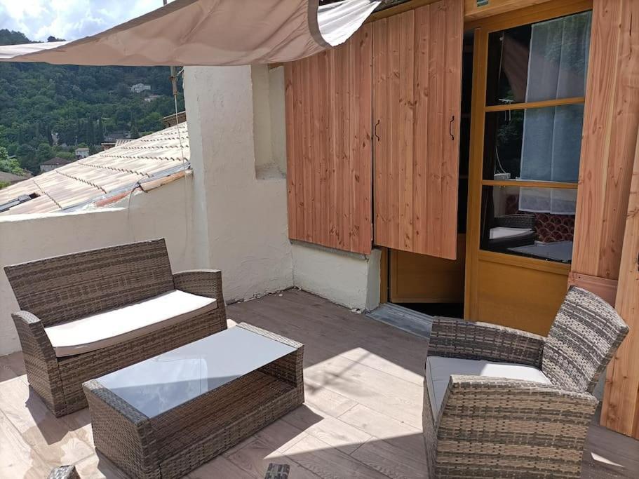 Grand Gîte terrasses Largentière Extérieur photo