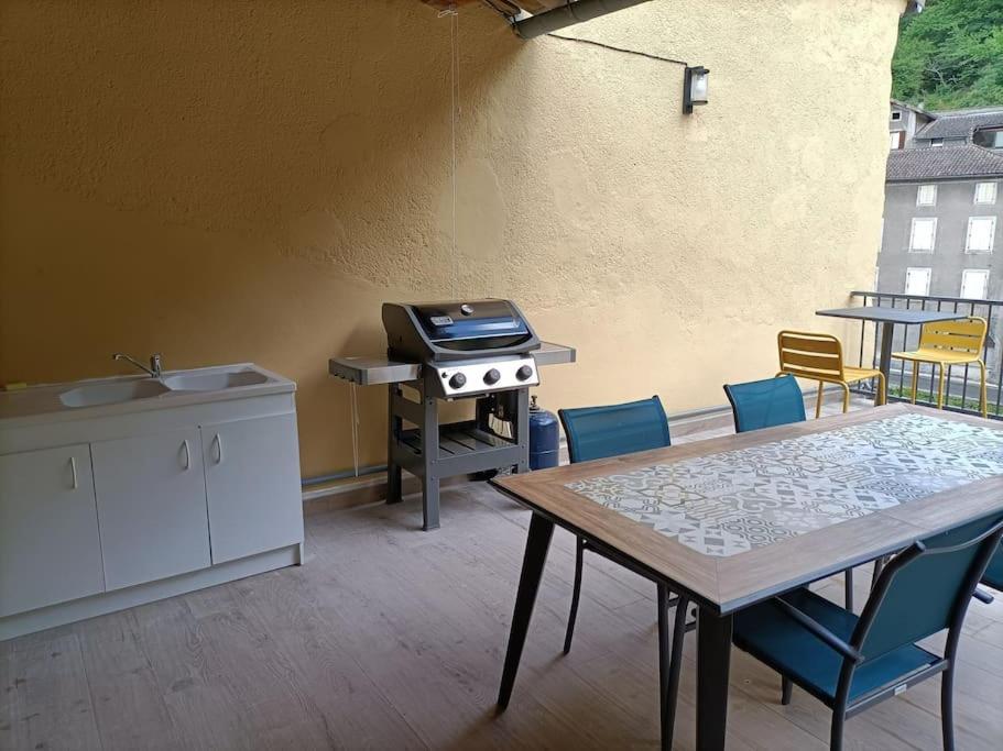 Grand Gîte terrasses Largentière Extérieur photo